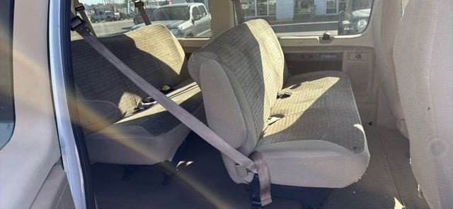 2004 Ford Econoline Wagon XL