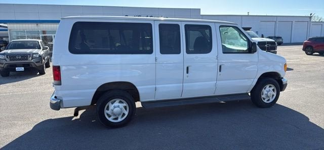 2004 Ford Econoline Wagon XL