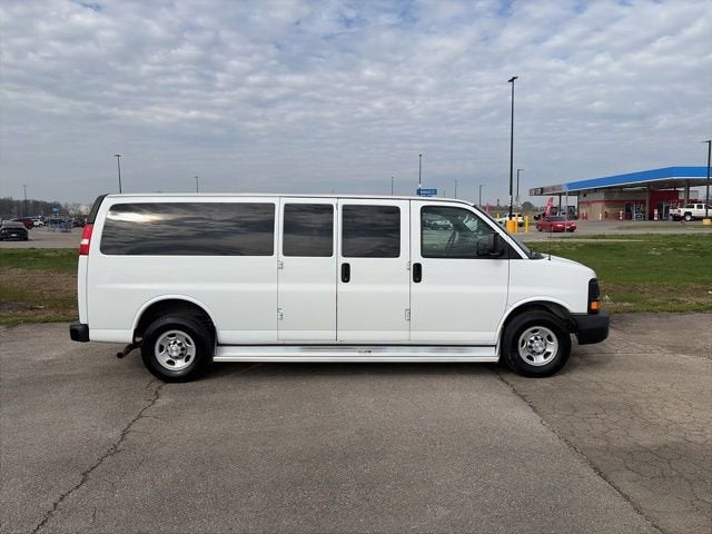2016 Chevrolet Express Passenger 3500 LS