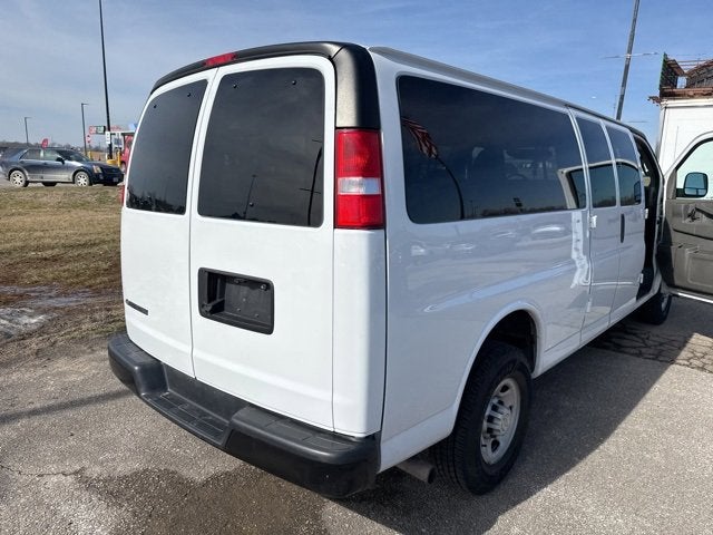 2023 Chevrolet Express Passenger 3500 1LS