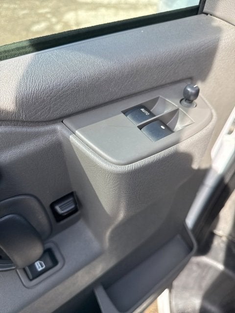 2023 Chevrolet Express Passenger 3500 1LS