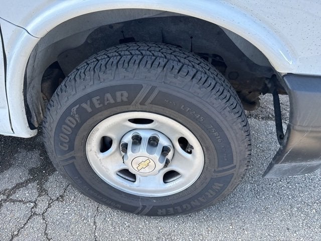 2023 Chevrolet Express Passenger 3500 1LS