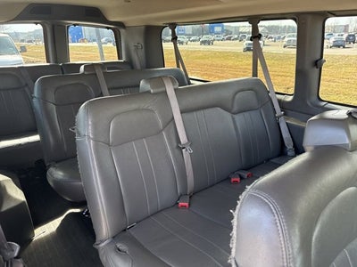 2023 Chevrolet Express Passenger 3500 1LS