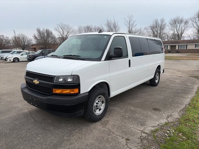2023 Chevrolet Express Passenger 3500 1LS