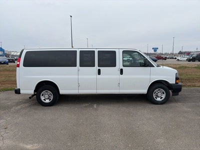 2023 Chevrolet Express Passenger 3500 1LS