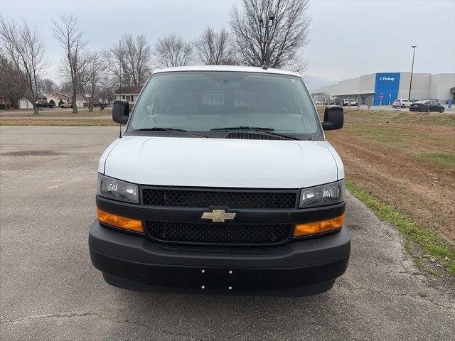 2023 Chevrolet Express Passenger 3500 1LS