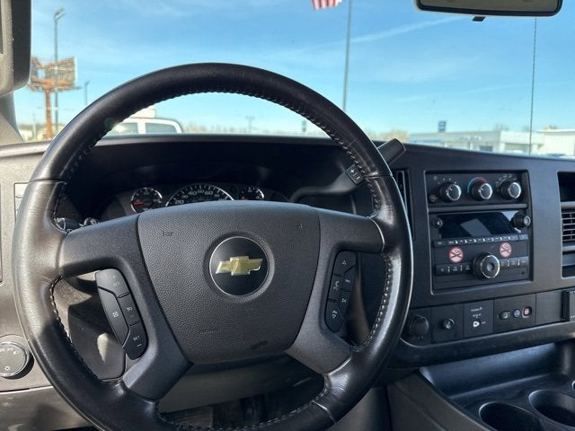 2023 Chevrolet Express Passenger 3500 1LS