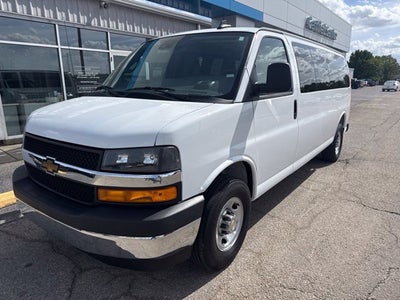 2025 Chevrolet Express Passenger 1LT