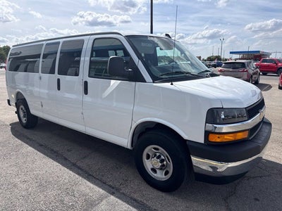 2025 Chevrolet Express Passenger 1LT