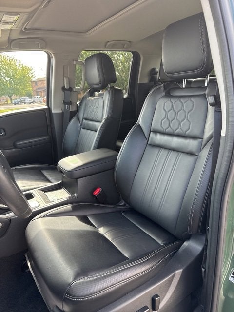 2024 Nissan Frontier SL