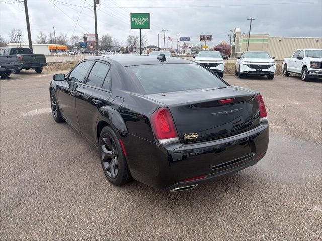 2021 Chrysler 300 Touring