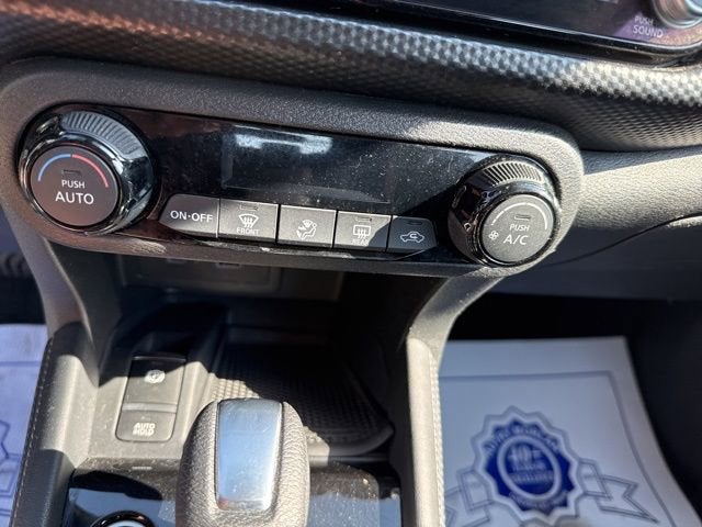 2022 Nissan Kicks SV