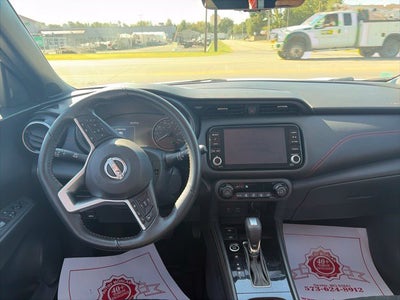 2022 Nissan Kicks SR