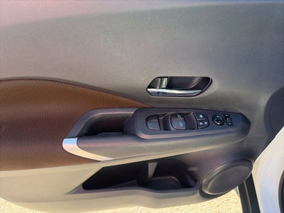 2022 Nissan Kicks SR