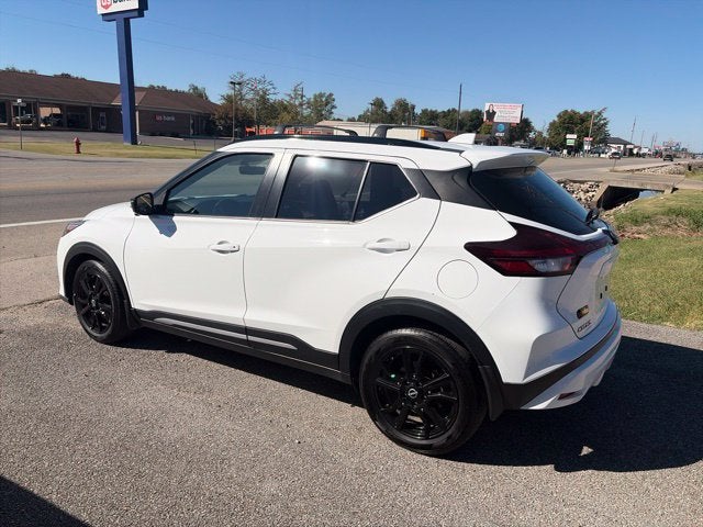 2022 Nissan Kicks SR