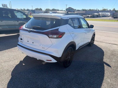 2022 Nissan Kicks SR