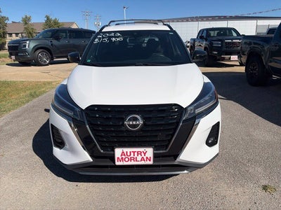 2022 Nissan Kicks SR