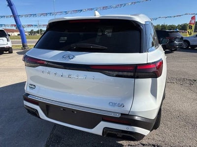 2023 INFINITI QX60 LUXE