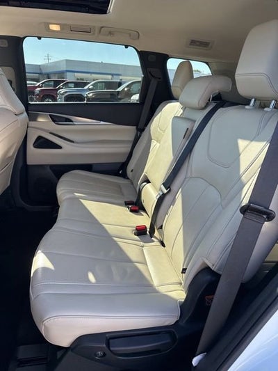 2023 INFINITI QX60 LUXE