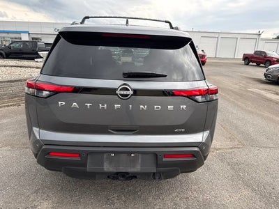 2025 Nissan Pathfinder SV