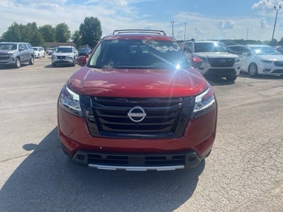2024 Nissan Pathfinder SL