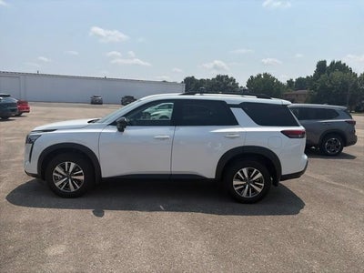 2026 Nissan Pathfinder SL