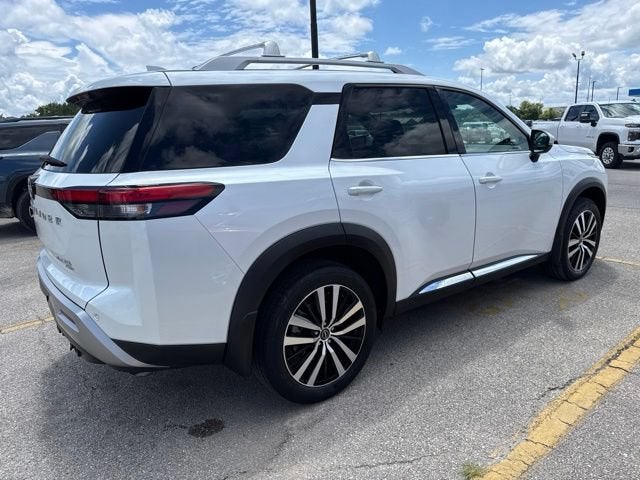 2025 Nissan Pathfinder Platinum