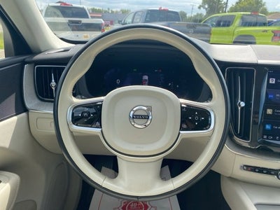 2023 Volvo XC60 Plus Bright Theme