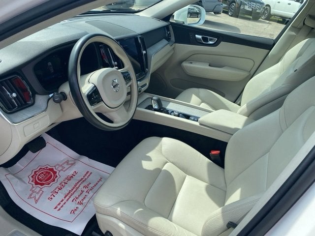2023 Volvo XC60 Plus Bright Theme