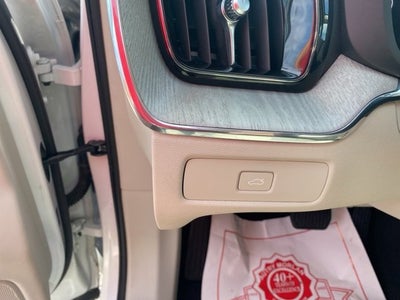 2023 Volvo XC60 Plus Bright Theme